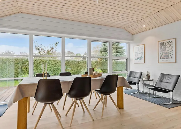 Awesome In With Sauna בורקופ