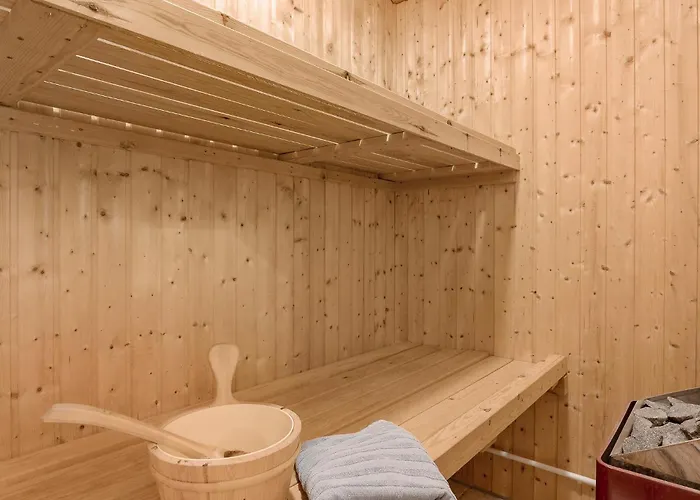 בית נופש Awesome In With Sauna בורקופ